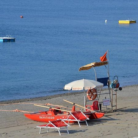 Savona Magnifico Sole Mare 150 M Wifi Climatcontrol Apartment Ngoại thất bức ảnh