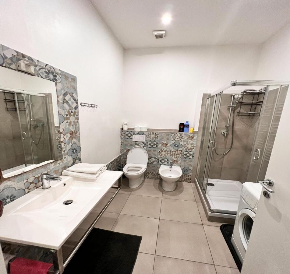 Savona Magnifico Sole Mare 150 M Wifi Climatcontrol Apartment Ngoại thất bức ảnh