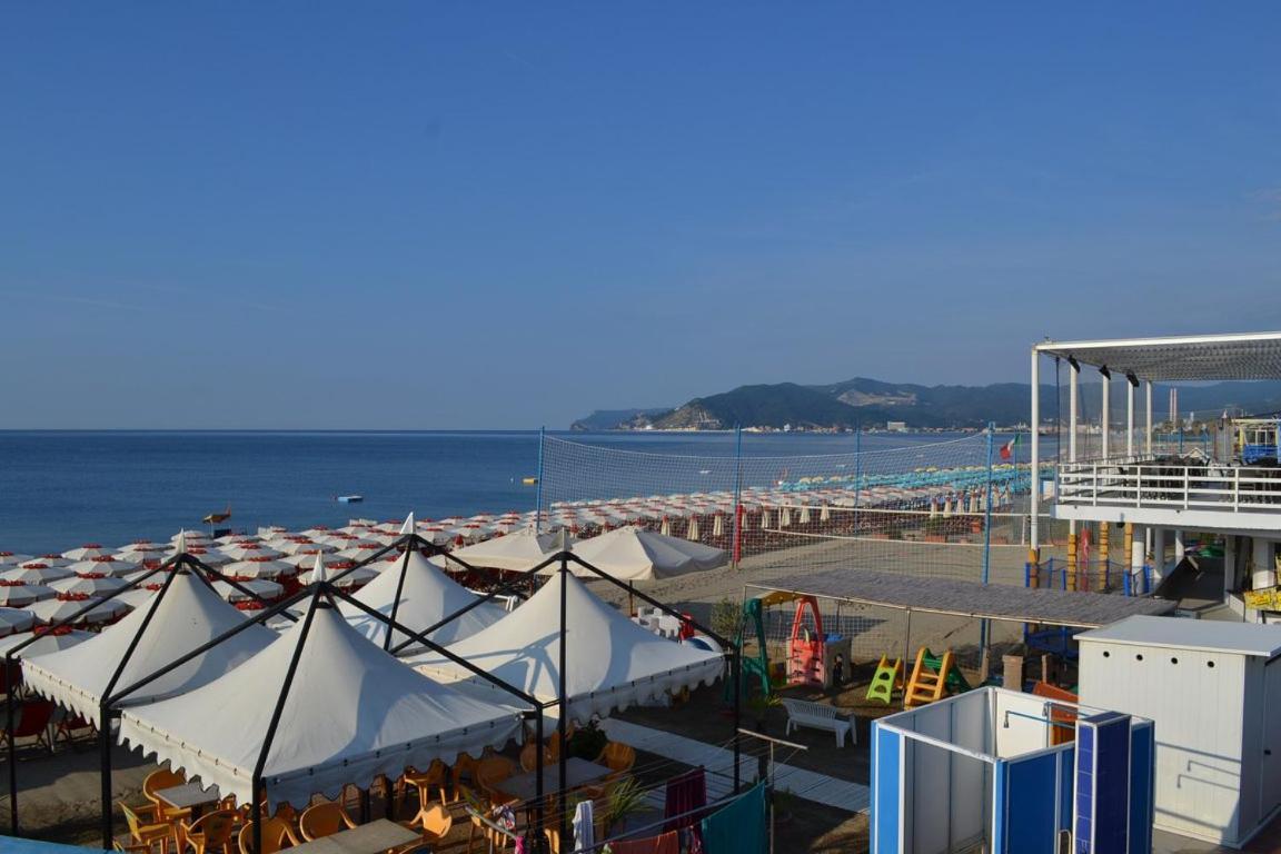 Savona Magnifico Sole Mare 150 M Wifi Climatcontrol Apartment Ngoại thất bức ảnh