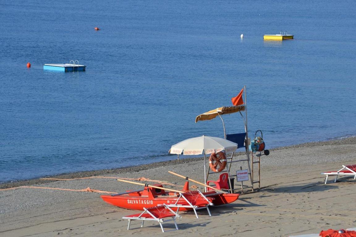 Savona Magnifico Sole Mare 150 M Wifi Climatcontrol Apartment Ngoại thất bức ảnh